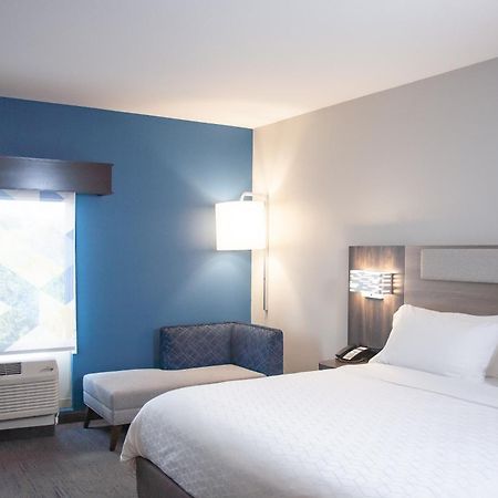 Holiday Inn Express & Suites Overland Park By Ihg Bagian luar foto