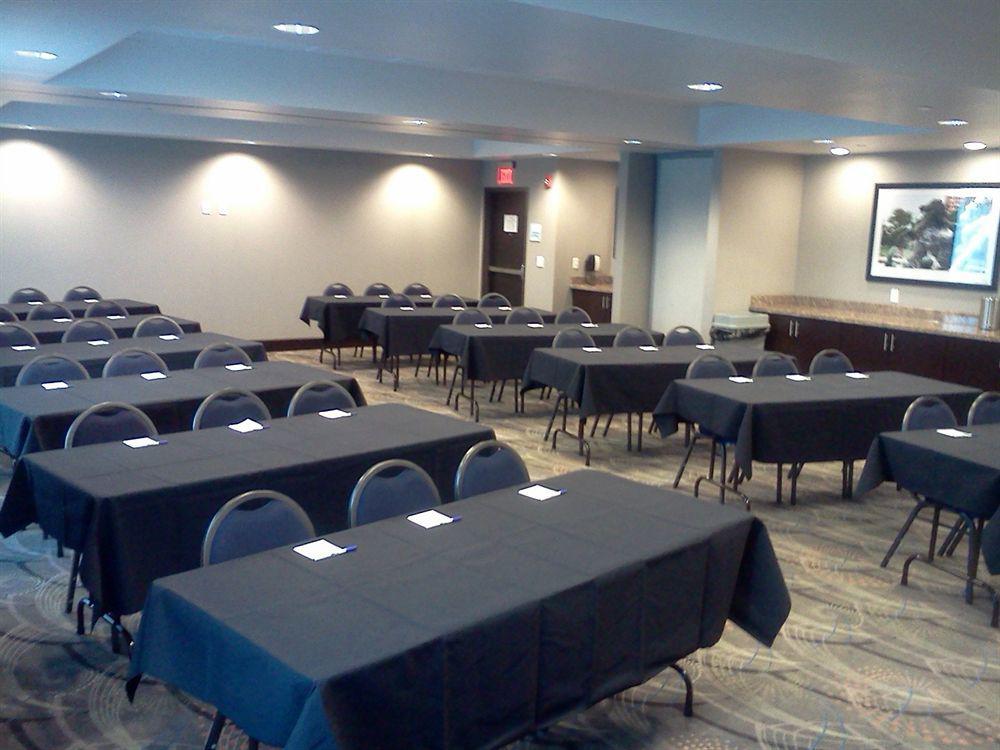 Holiday Inn Express & Suites Overland Park By Ihg Bagian luar foto