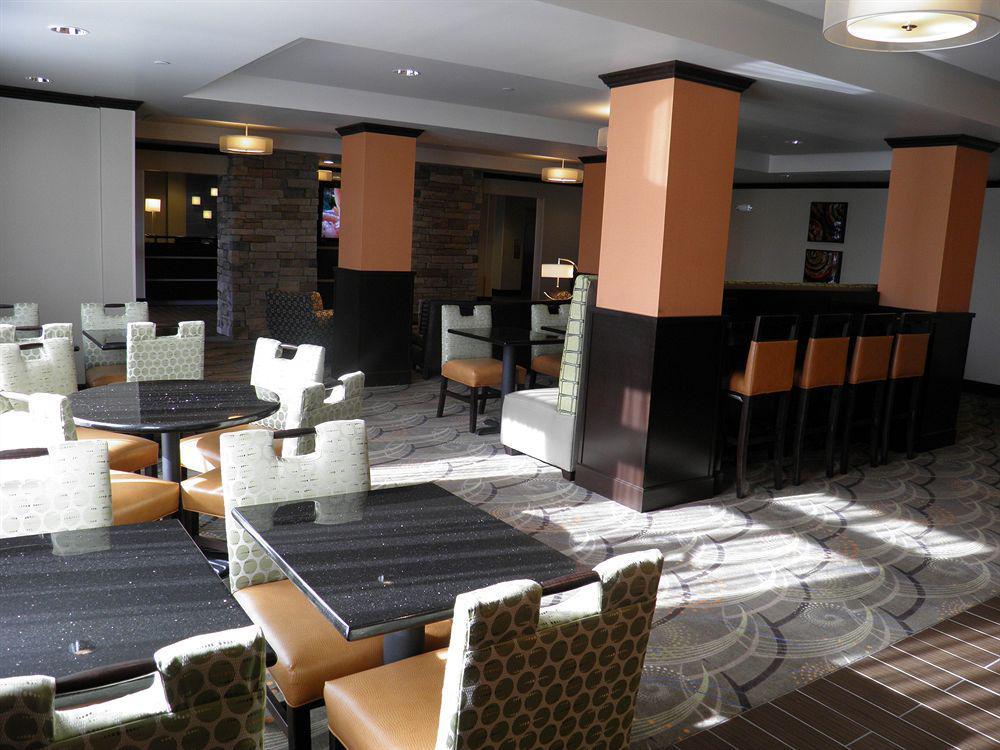 Holiday Inn Express & Suites Overland Park By Ihg Bagian luar foto