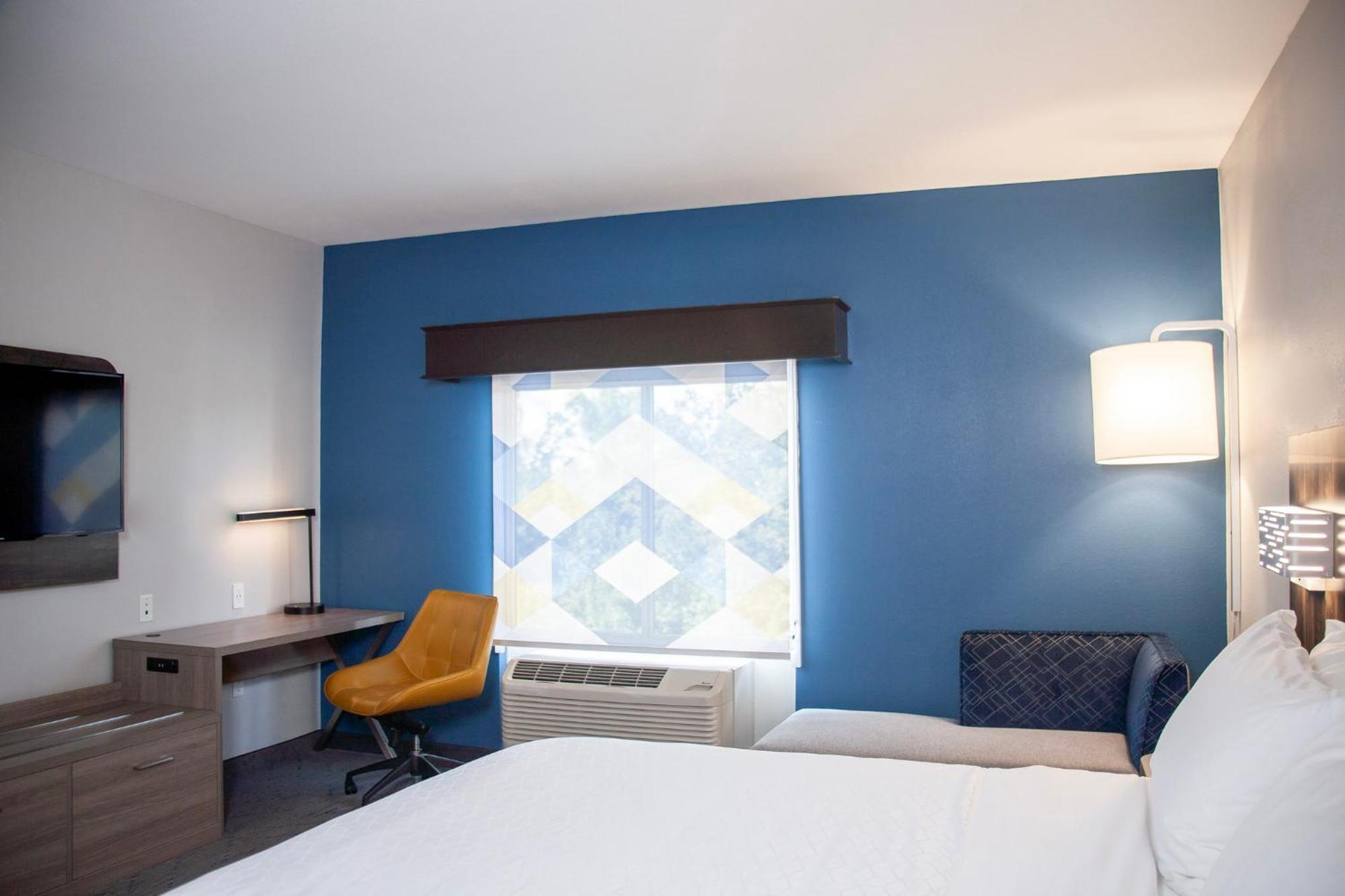 Holiday Inn Express & Suites Overland Park By Ihg Bagian luar foto