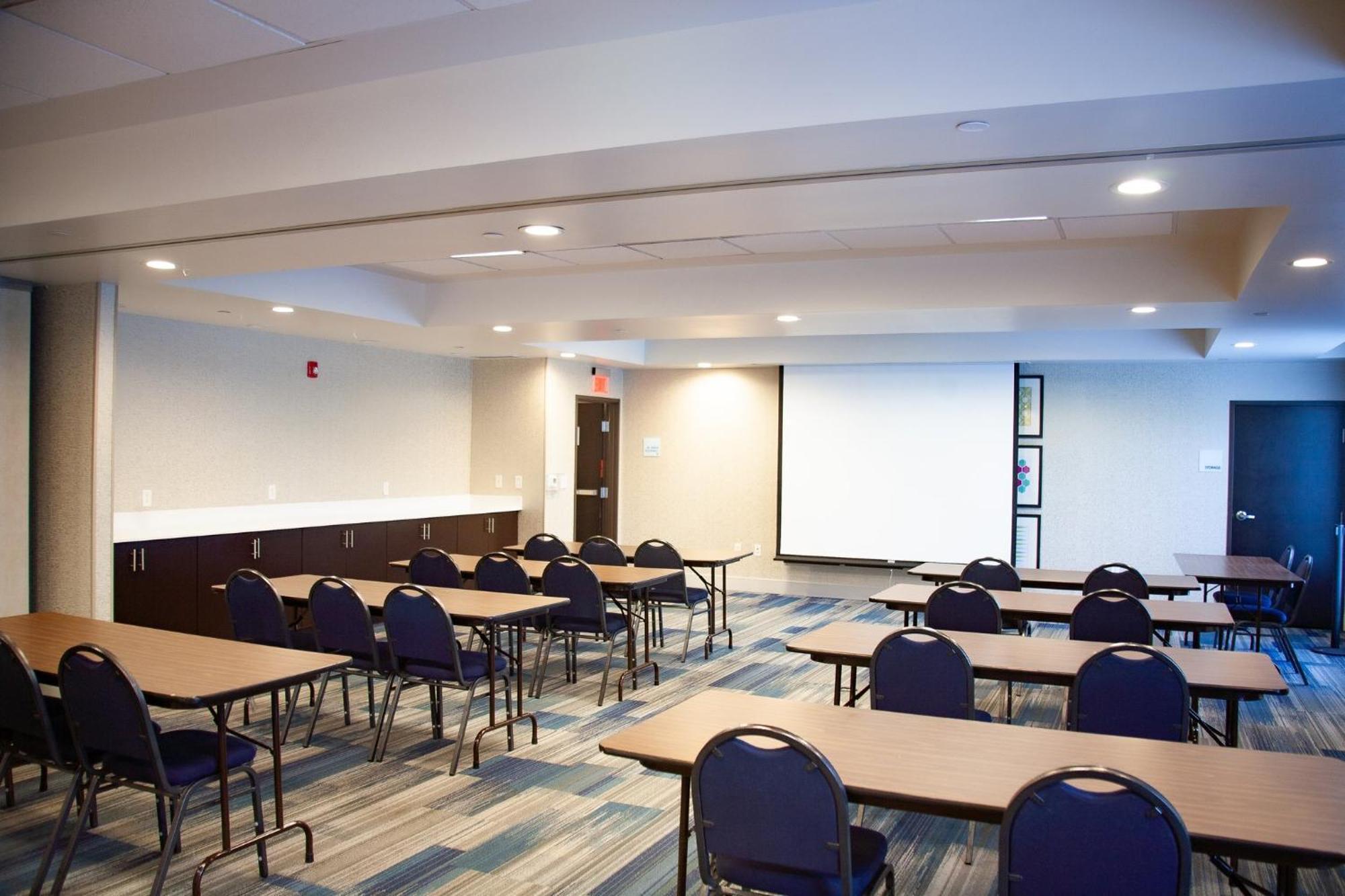 Holiday Inn Express & Suites Overland Park By Ihg Bagian luar foto
