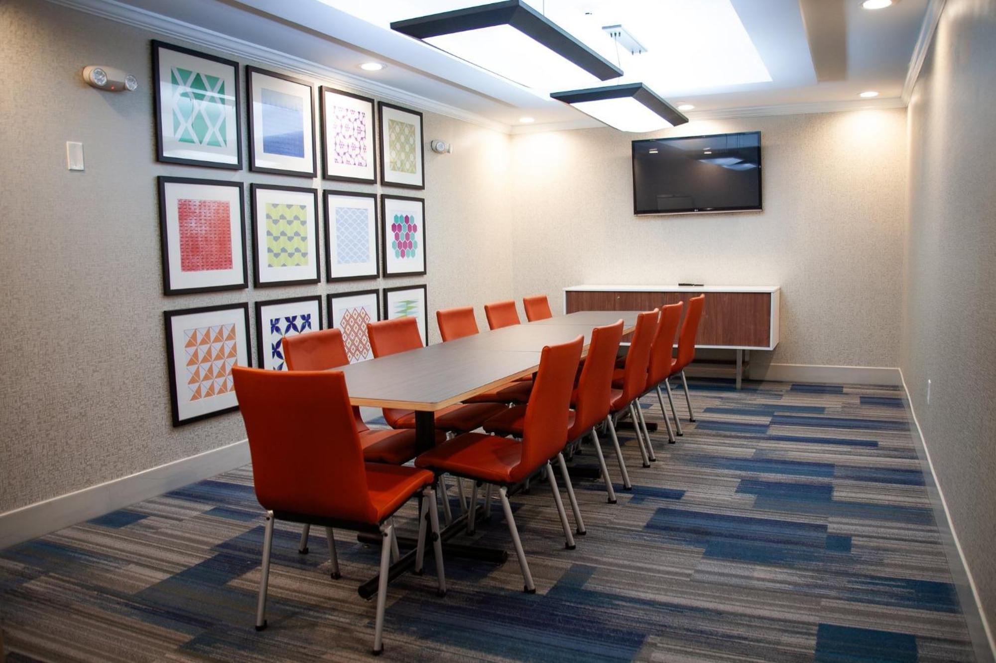 Holiday Inn Express & Suites Overland Park By Ihg Bagian luar foto