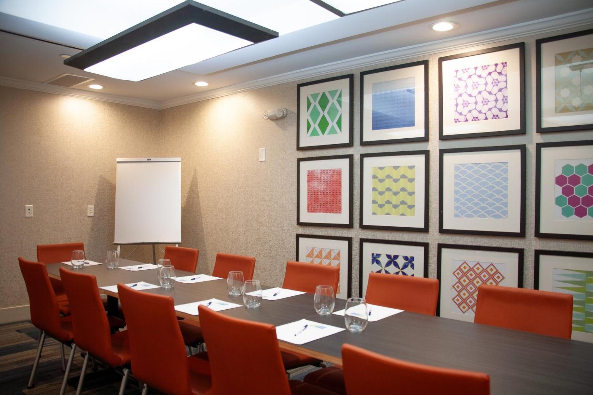 Holiday Inn Express & Suites Overland Park By Ihg Bagian luar foto