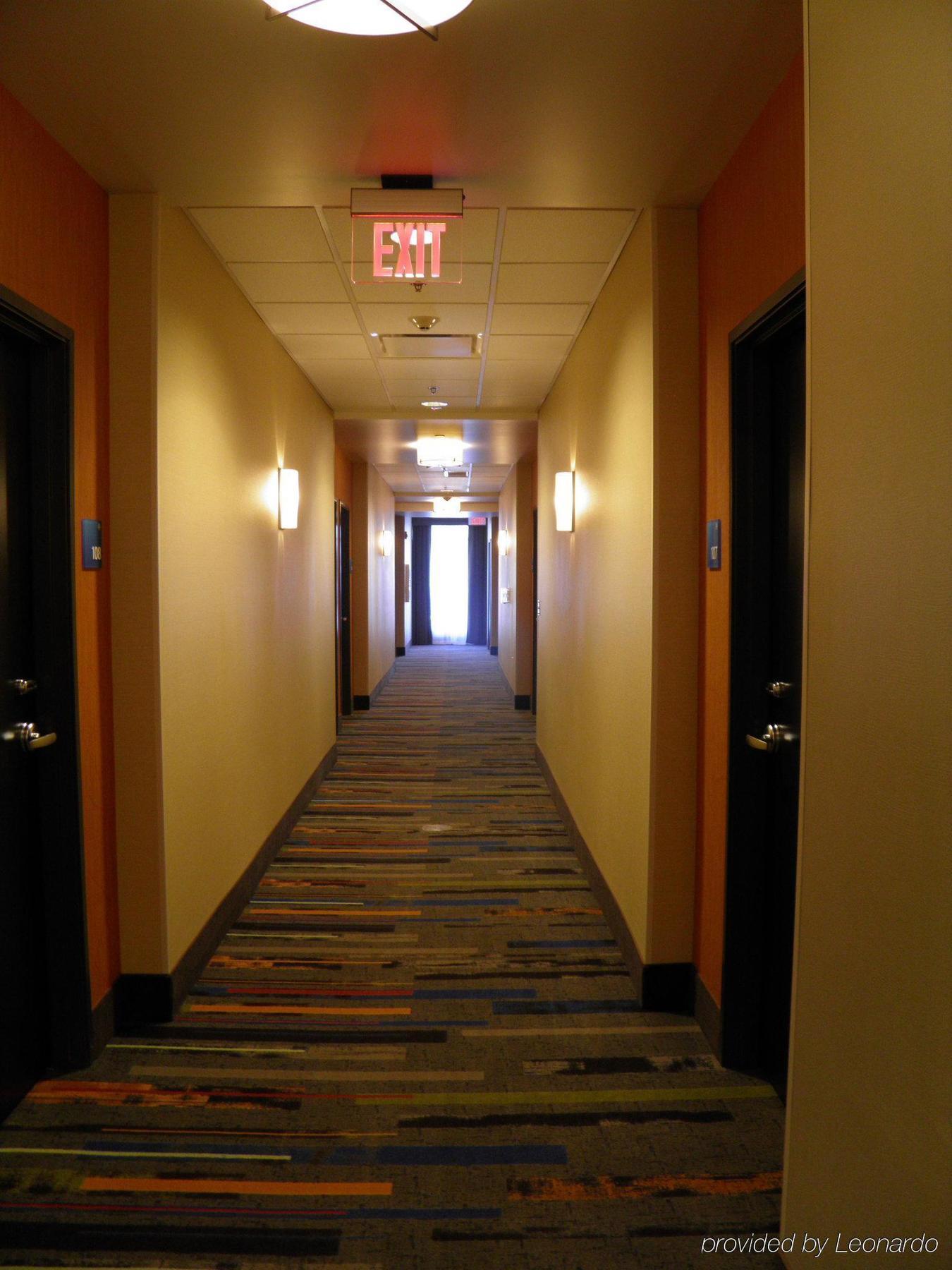 Holiday Inn Express & Suites Overland Park By Ihg Bagian luar foto
