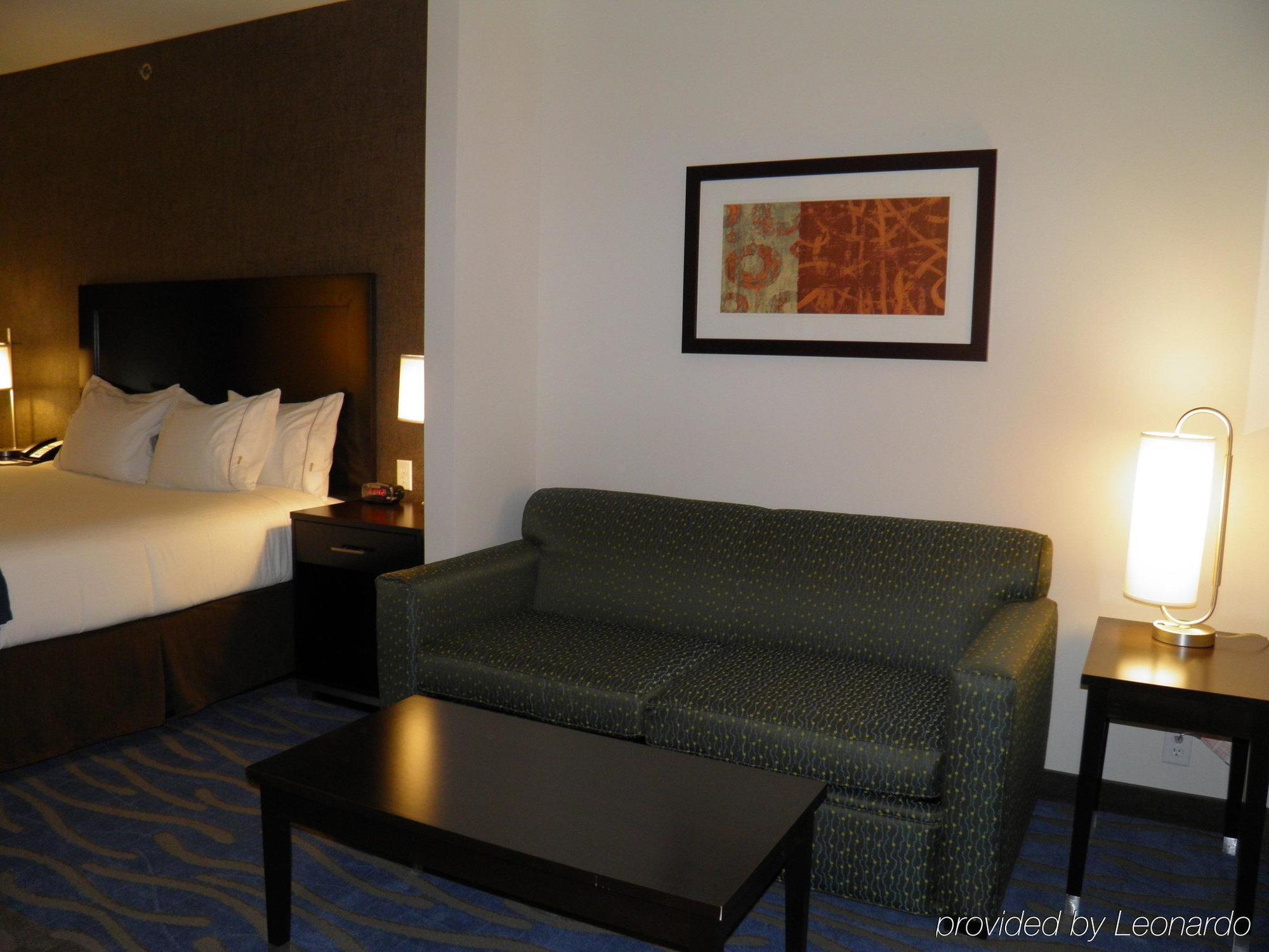 Holiday Inn Express & Suites Overland Park By Ihg Bagian luar foto