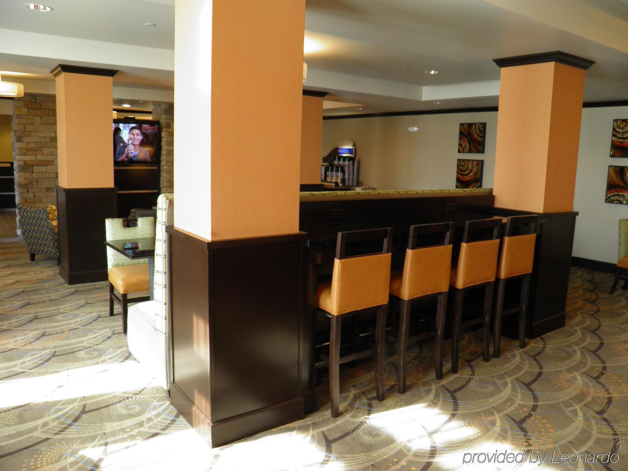 Holiday Inn Express & Suites Overland Park By Ihg Bagian luar foto