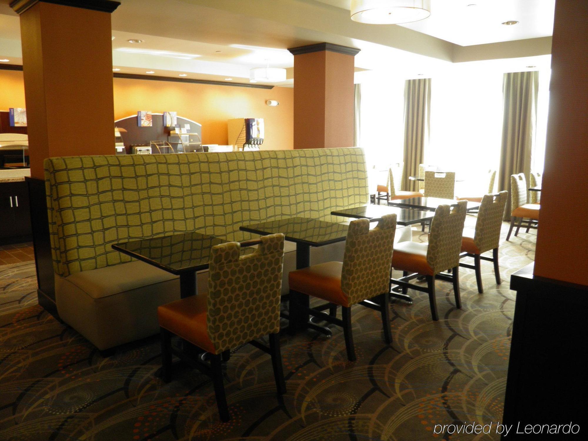 Holiday Inn Express & Suites Overland Park By Ihg Bagian luar foto