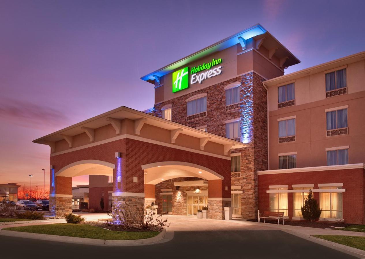 Holiday Inn Express & Suites Overland Park By Ihg Bagian luar foto