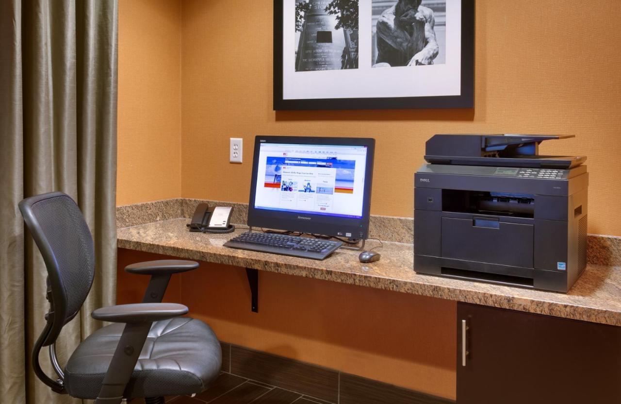 Holiday Inn Express & Suites Overland Park By Ihg Bagian luar foto